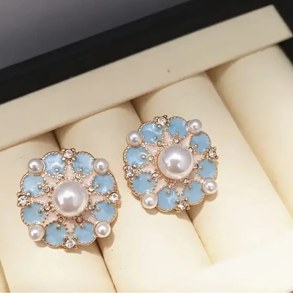 Blue Flower Pearl Stud Earrings - Picture 3 of 6